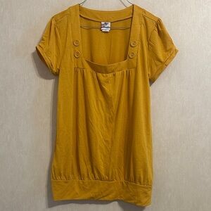 EUC Piper & Blue Mustard Short Sleeve Top with Button Details